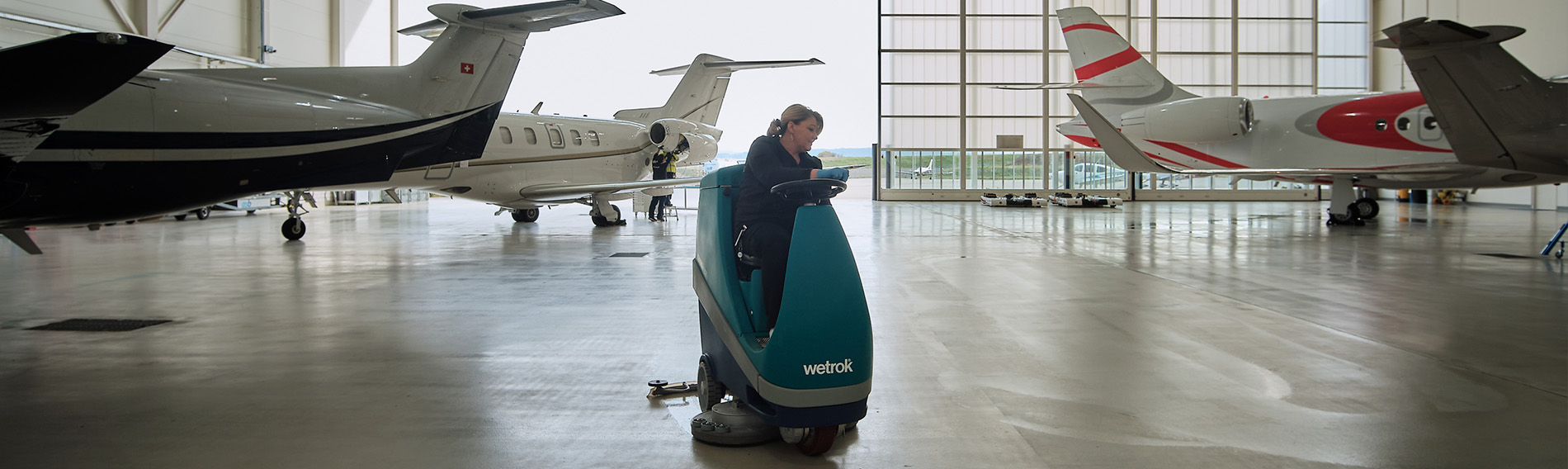 Floor cleaning aviation industry